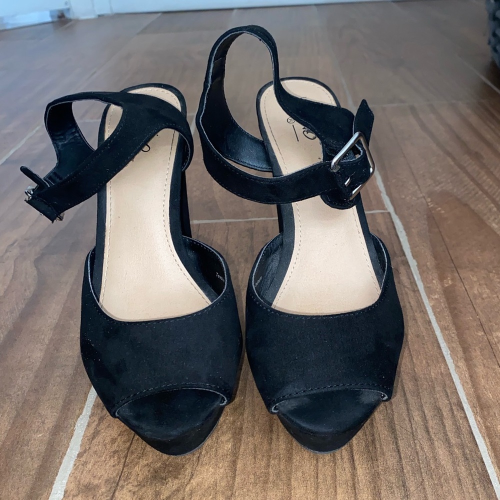 Party Heels - Picture 2 of 3